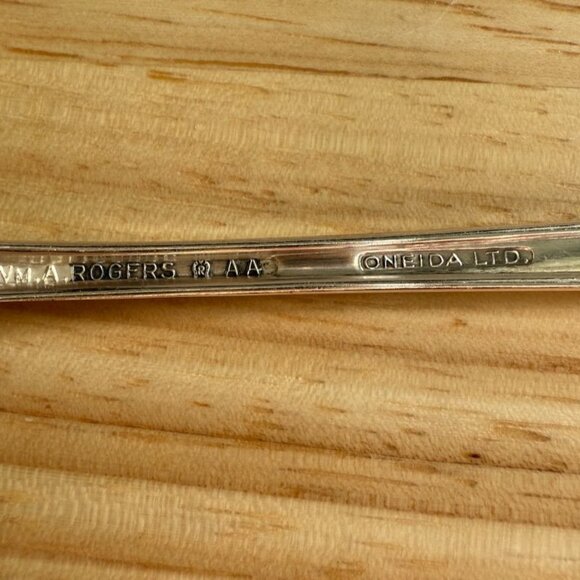 Oneida Park Lane Set Of 4 Silver Plate Salad Forks By Wm. A. Rogers - Picture 5 of 9